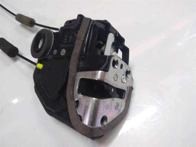 Замок задніх дверей, лівих 6906033131 TOYOTA