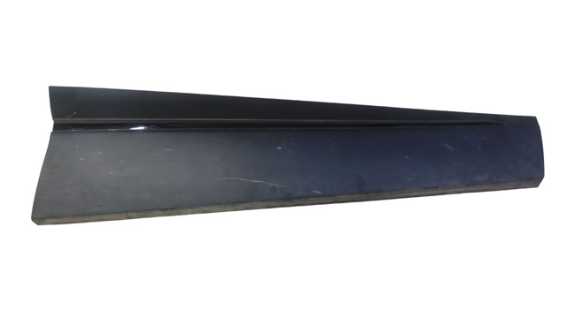 Накладка передньої правої двері 801867830R RENAULT