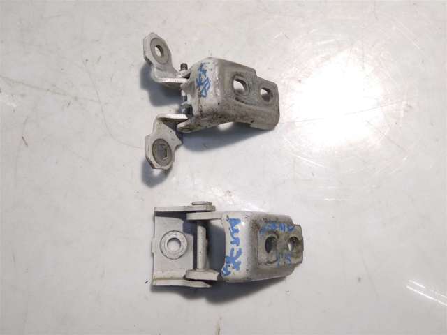 Петля передніх дверей права 804010018R RENAULT