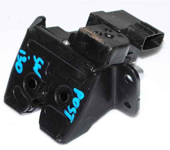 Замок кришки багажника 812302L200 HYUNDAI