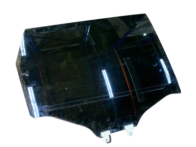 Скло заднє праве 823006RA0C NISSAN