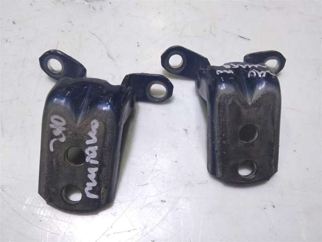 Петля водійських дверей 824204P00A NISSAN