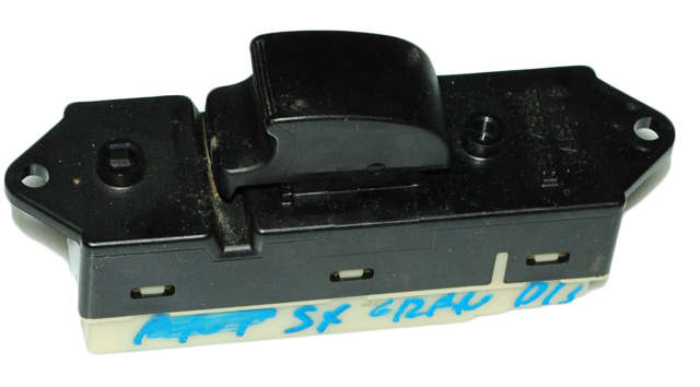 Кнопка підйомника заднього лівого скла 8608A024 MITSUBISHI