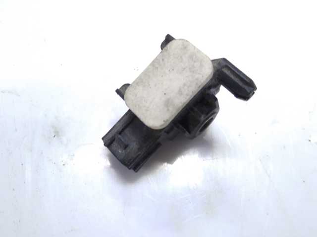 Датчик Айрбег передній 8651A165 MITSUBISHI