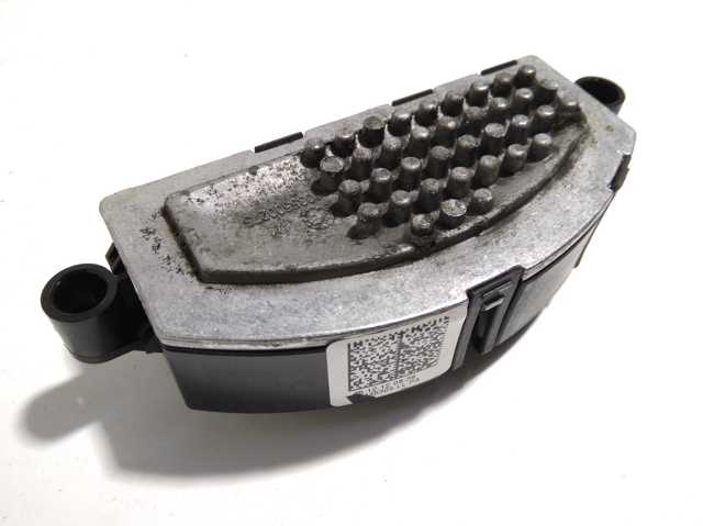 Реле обігрівача 8T0820521 VAG