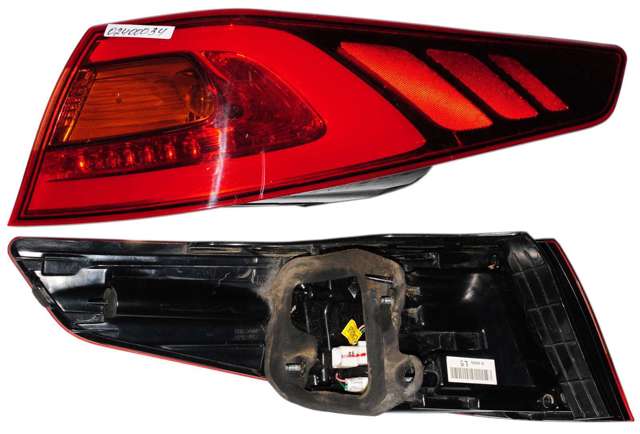Фара задня права зовнішня 924022T610 HYUNDAI