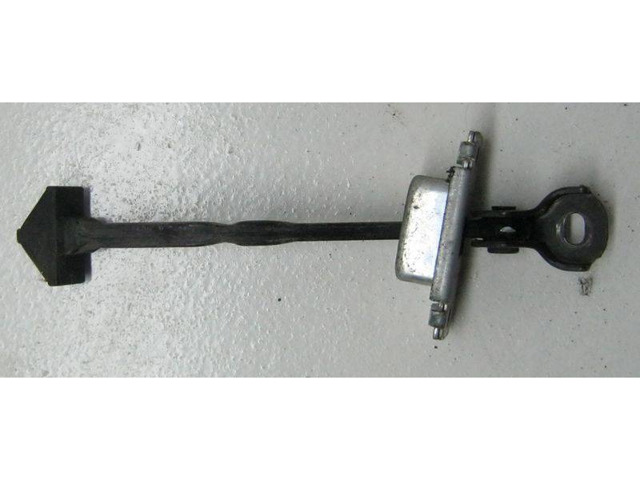 Обмежувач відкриття дверей, передній EG2172270D MAZDA