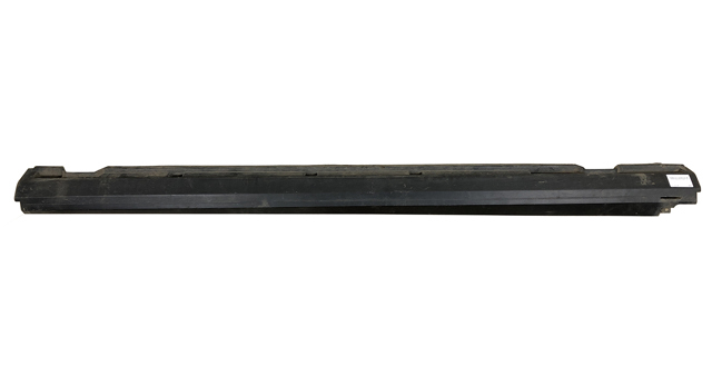 Накладка зовнішня (молдинг) порога, лівий LR027283 LAND ROVER