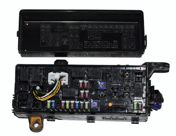 Корпус запобіжників MN141330 MITSUBISHI