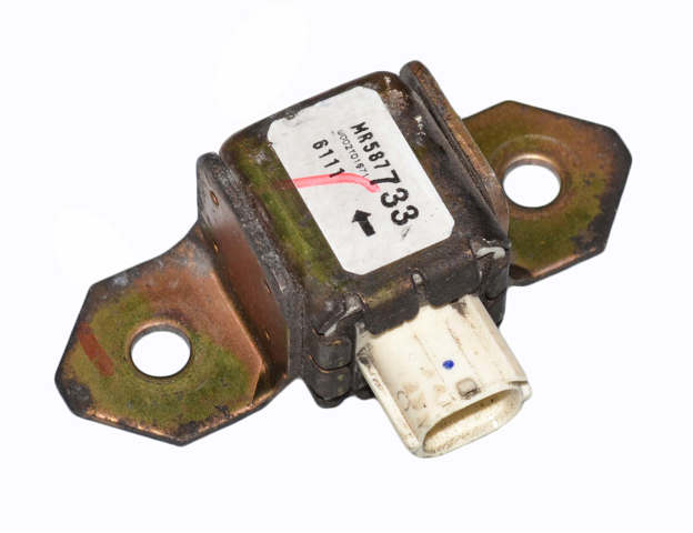 Датчик Ейрбег передній MR587733 MITSUBISHI