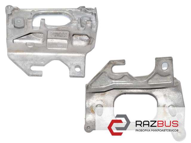 Кронштейн подушки (опори) двигуна, лівої 112228880R RENAULT