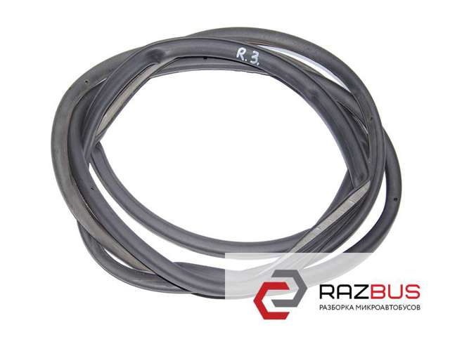 Ущільнювач дверей задніх, правих (на двері) 1T0839702C9B9 VAG