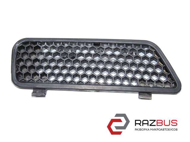 Решітка радіатора права 7700428467 MARKET (OEM)