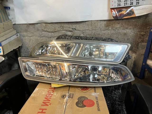 Протитуманка права B615095F0B NISSAN