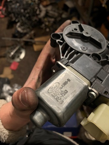 Привід ліфта передній 8A6114A389B FORD
