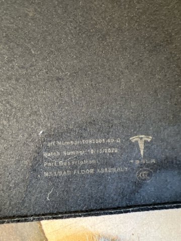 Облицювання багажного відсіку нижнє 108300100G TESLA