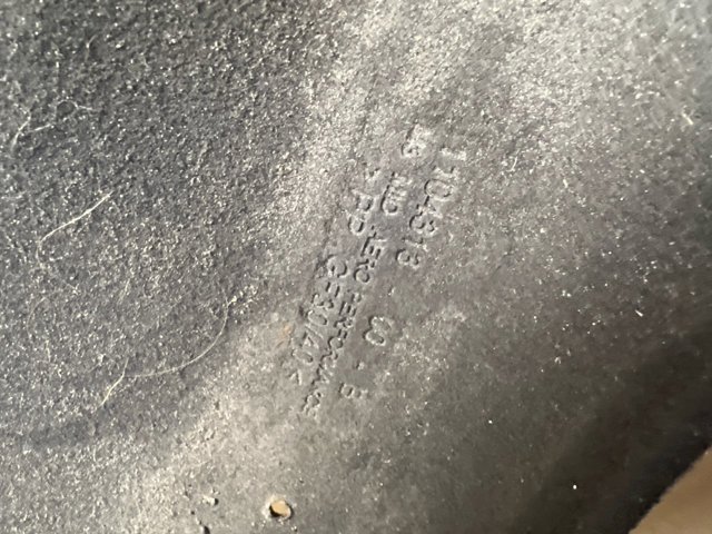 Захист днища, середня частина 110431300B TESLA