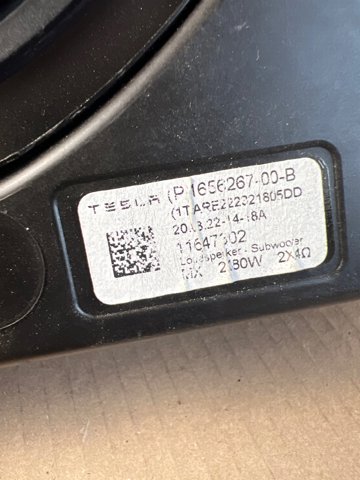 Сабвуфер 165626700B TESLA