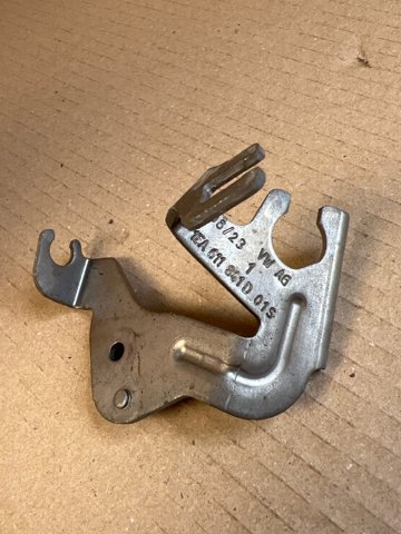 1EA611841D VAG