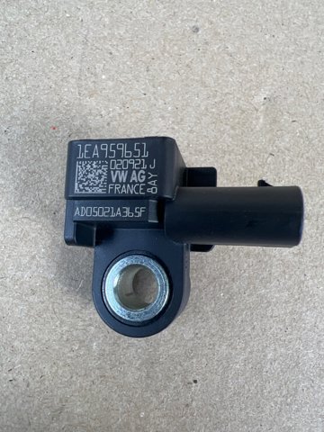 Датчик AIRBAG передній 1EA959651 VAG