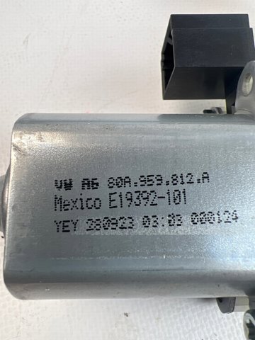 Моторчик склопідйомника двері задніх, правих 80A959812A VAG