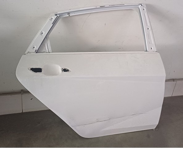 Двері задні в зборі 77004AA500 HYUNDAI