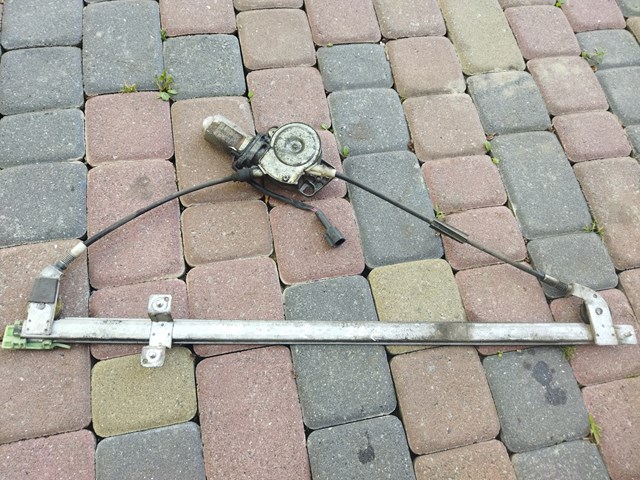Механізм стеклопідйомника дверей передніх, лівих 1322758080 FIAT
