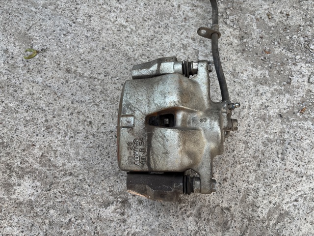 Супорт гальмівний, передній, правий 4773006321 TOYOTA