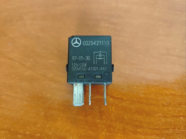 Реле вентилятора 0025421119 MERCEDES
