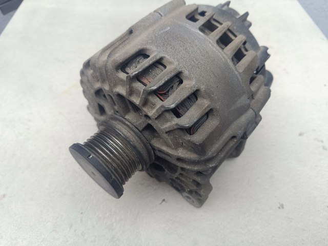 Авто генератор 03L903024S VAG