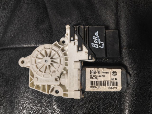 Моторчик склопідйомника двері задніх, лівих 1J4959811C VAG