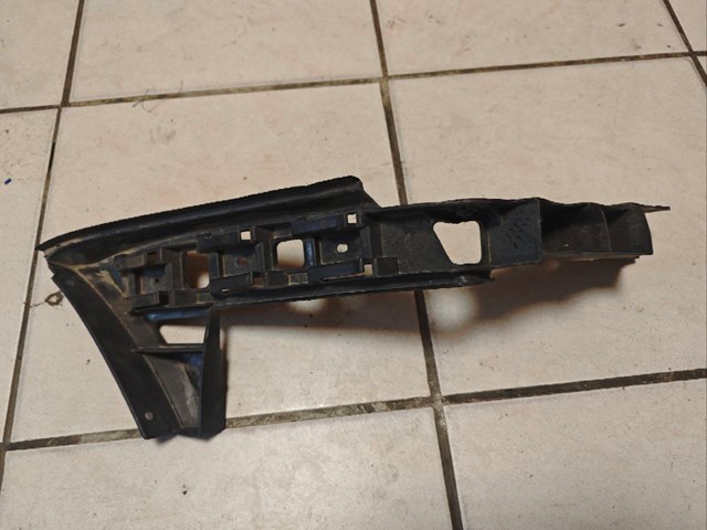 Направляюча заднього бампера, ліва 1T0807375A VAG