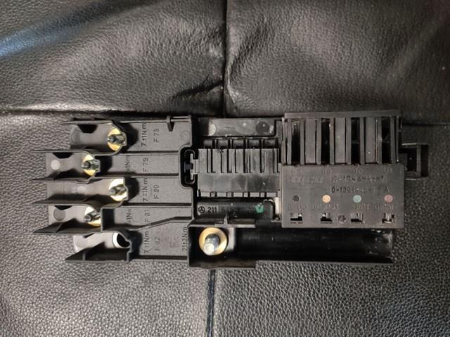 Корпус запобіжників 2115452301 MERCEDES
