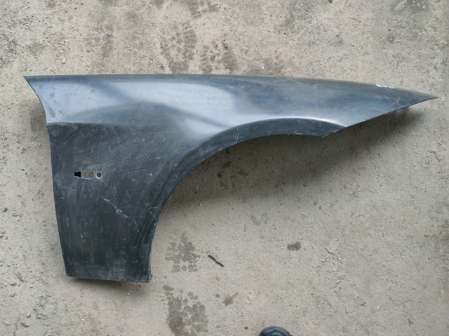 Переднє праве крило 41357135680 BMW