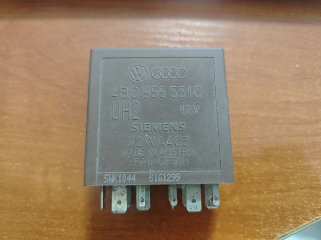 Реле управління двірниками 4B0955531C VAG