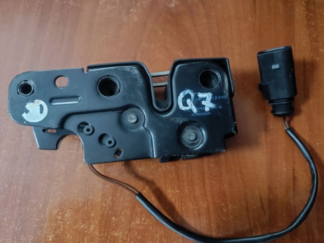 Замок капота 4L0823509 VAG