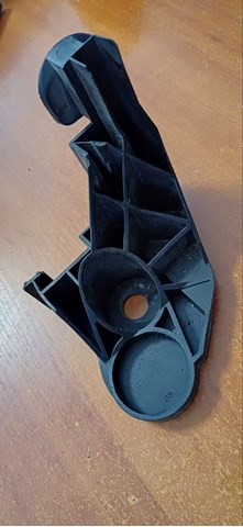 Кронштейн кріплення крила переднього лівого, передній 51117030619 BMW