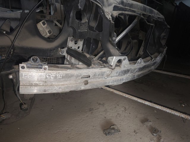 Буфер бампера переднього 51117135522 BMW