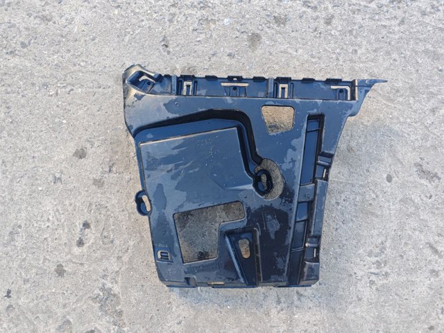 Кронштейн бампера заднього, зовнішній правий 51127256924 BMW