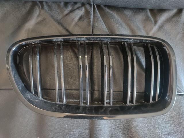 Решітка радіатора права 51137336478 BMW