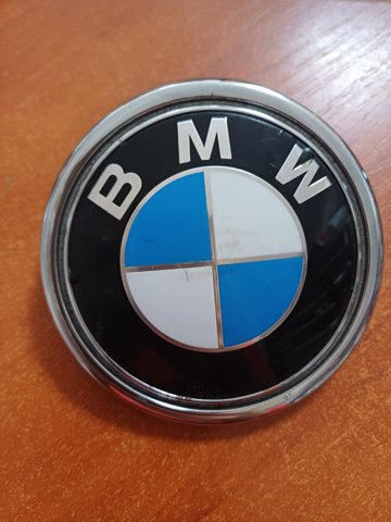 Емблема на кришку багажника, фірм.значок 51147157696 BMW