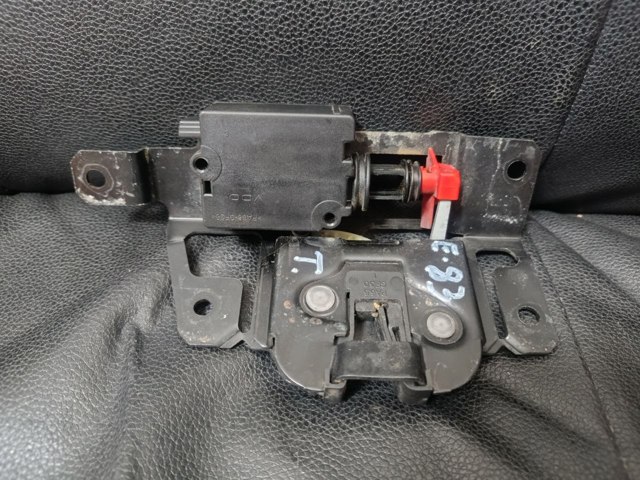 Замок задніх дверей 51247201561 BMW