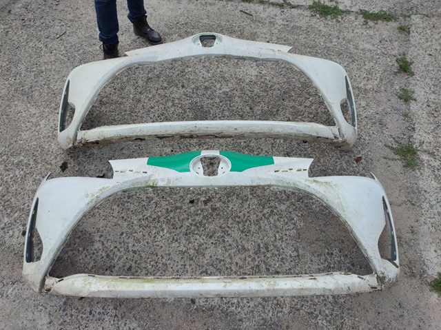 Бампер передній 521190DA40 TOYOTA