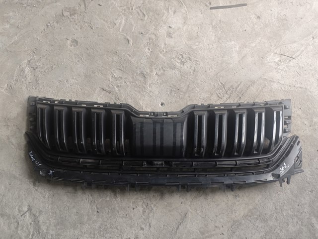 Захисна решітка радіатора 565853653B VAG