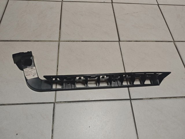 Напрямна заднього бампера, ліва 5E9807863 VAG