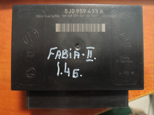 Блок керування центральним замком 5J0959433A VAG