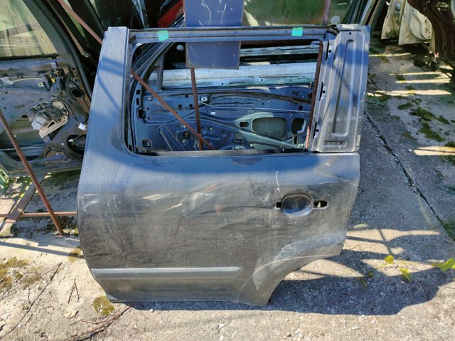 Двері задні, ліві 5L0833055 VAG