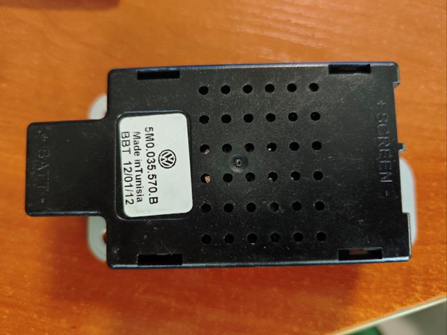Підсилювач сигналу антени 5M0035570B VAG