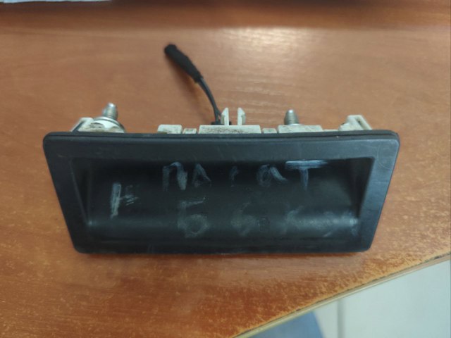 Ручка 5-й (3-й) двері зовнішня 5N0827566T VAG