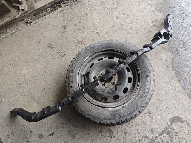 Наповнювач бампера переднього 5NA807248H VAG
